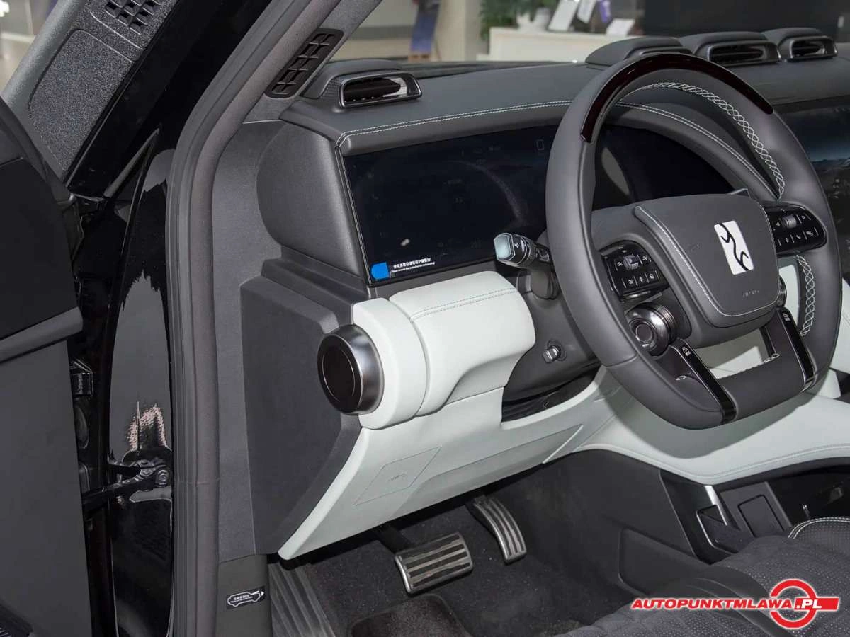 BYD Yangwang U8 - Zdjęcie 11