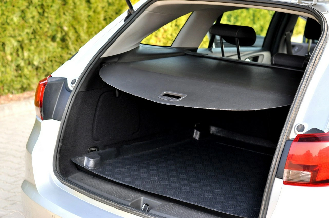 Opel Astra Sports Tourer - Zdjęcie 10