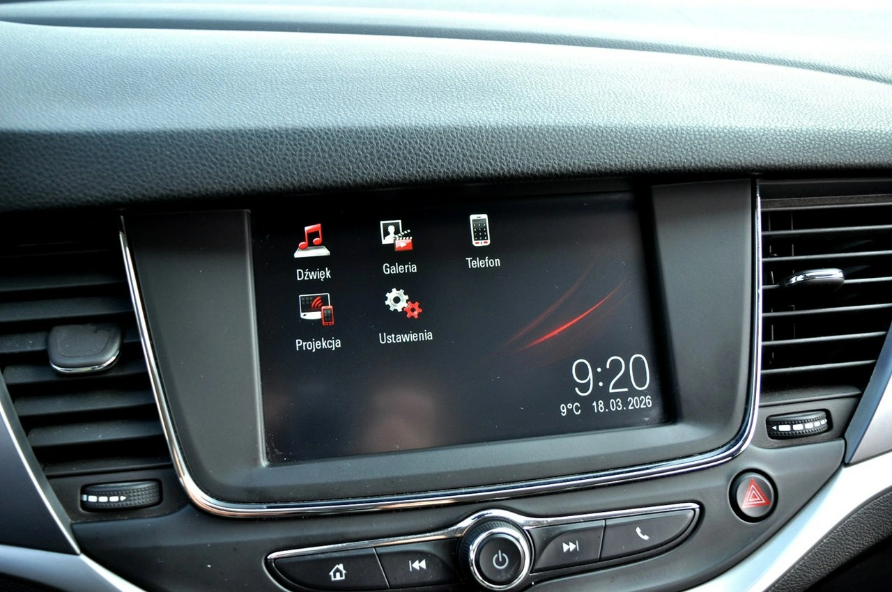 Opel Astra Sports Tourer - Zdjęcie 20