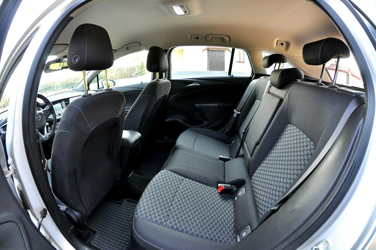 Opel Astra Sports Tourer - Zdjęcie 8