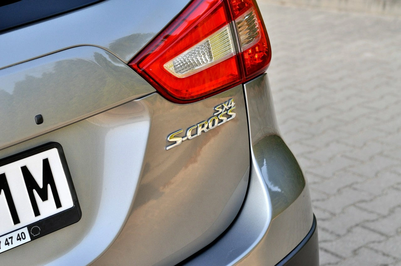 Suzuki SX4 S-Cross - Zdjęcie 13