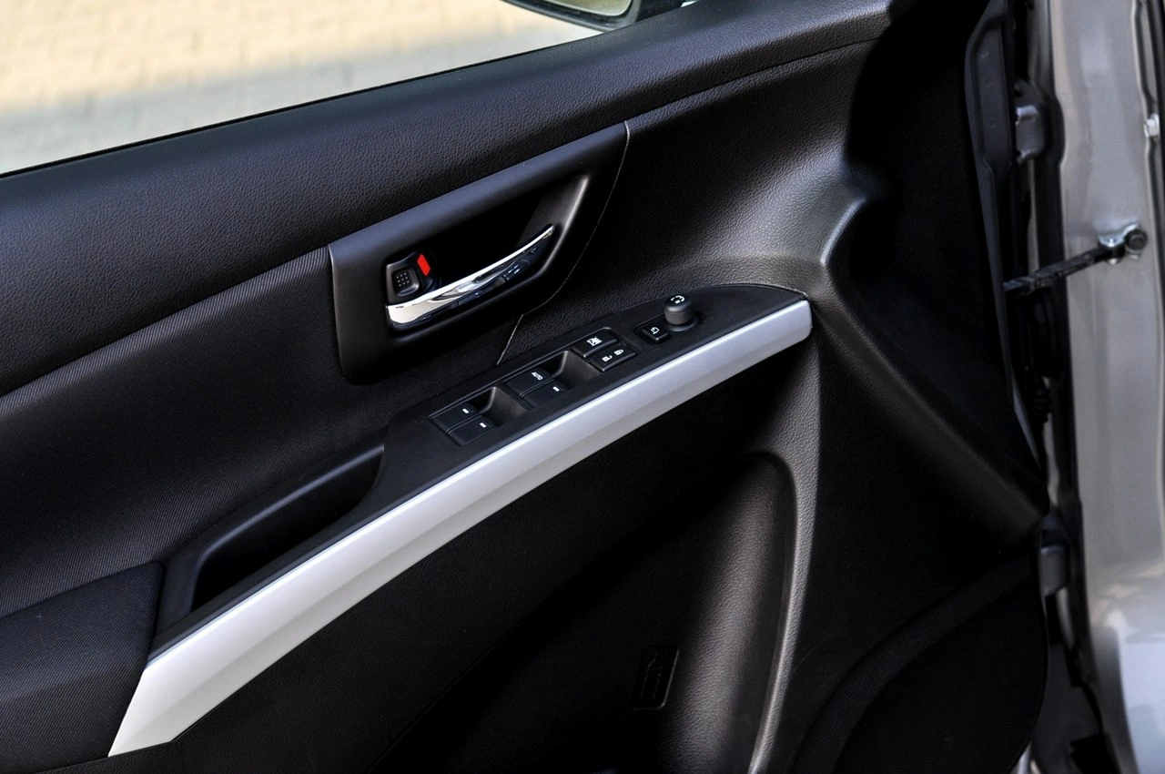 Suzuki SX4 S-Cross - Zdjęcie 15