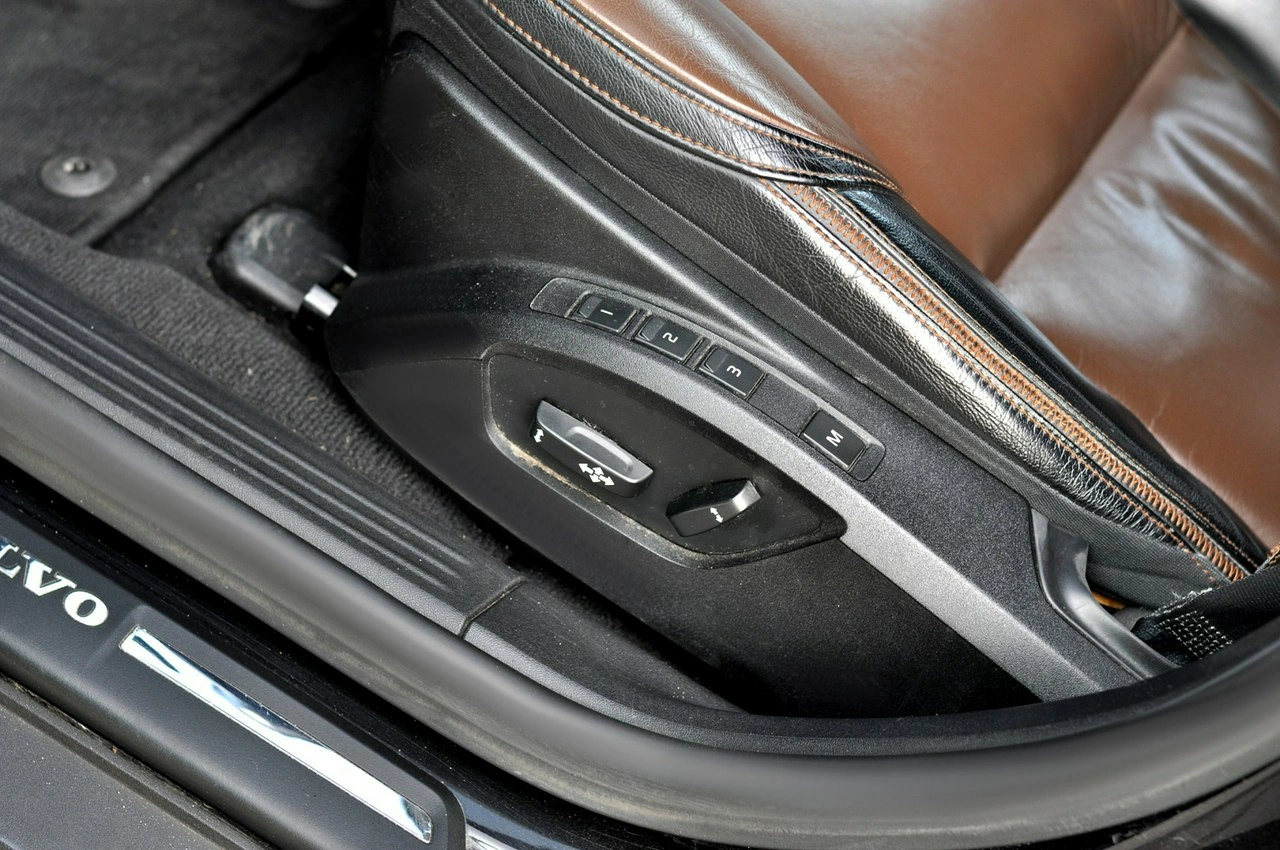 Volvo V40 Cross Country - Zdjęcie 11