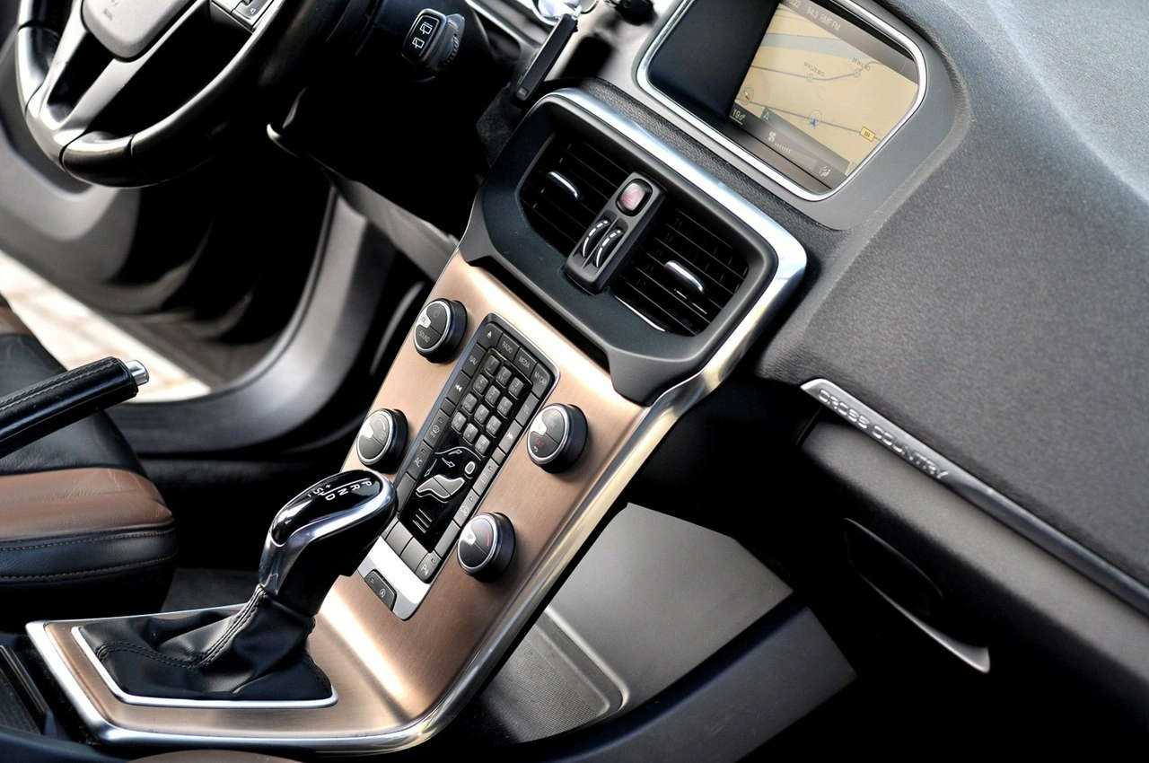 Volvo V40 Cross Country - Zdjęcie 13