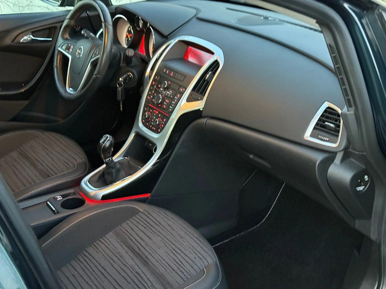 Opel Astra - Zdjęcie 18