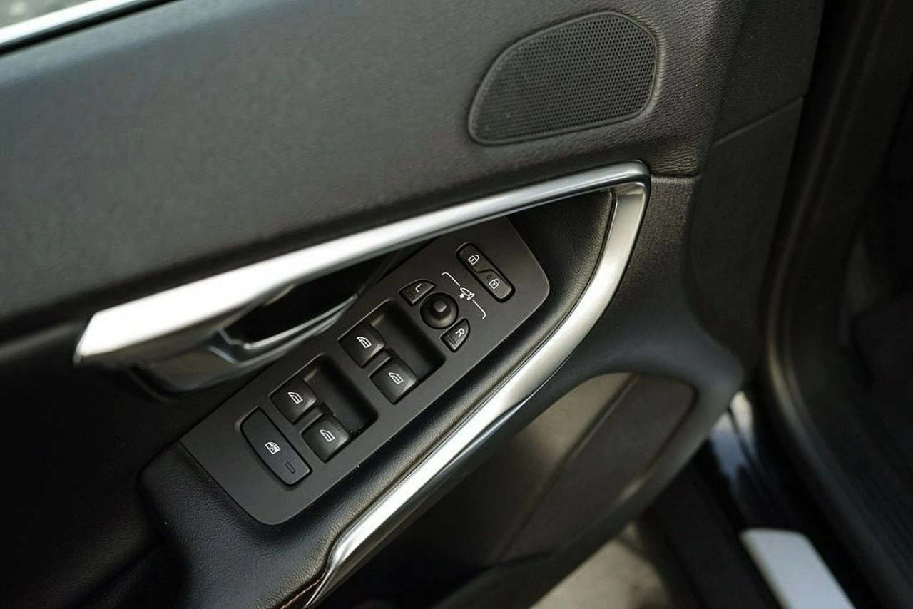 Volvo V40 Cross Country - Zdjęcie 15