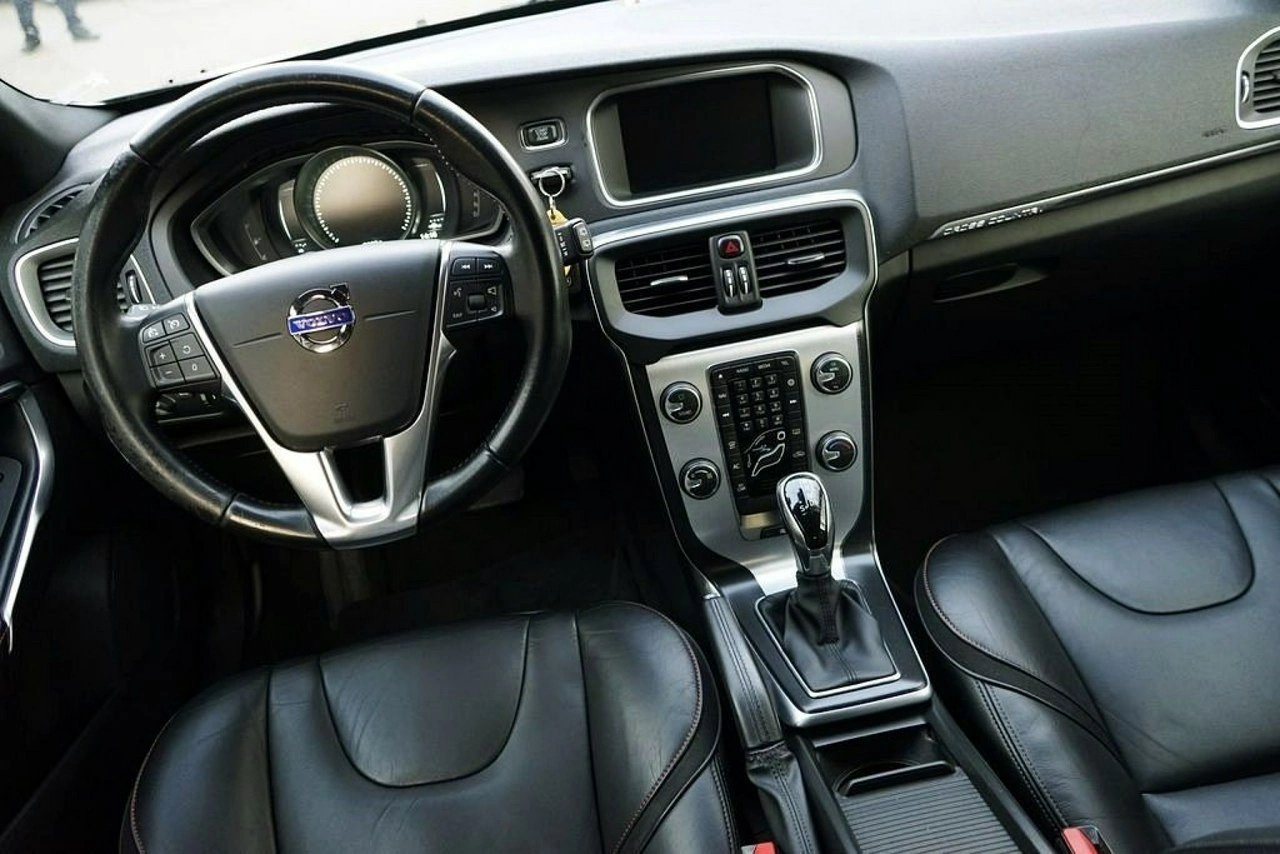 Volvo V40 Cross Country - Zdjęcie 24