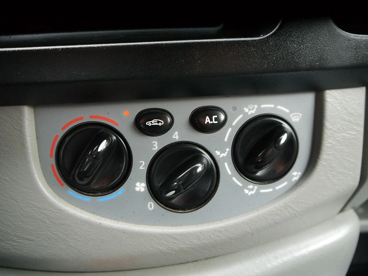 Opel Vivaro - Zdjęcie 17