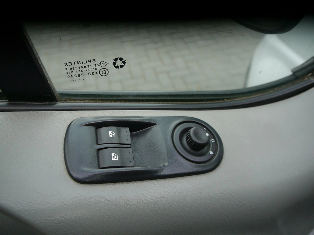 Opel Vivaro - Zdjęcie 24