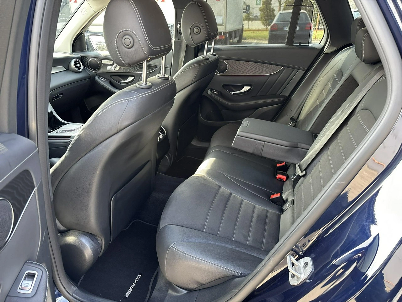 Mercedes GLC 300 - Zdjęcie 11
