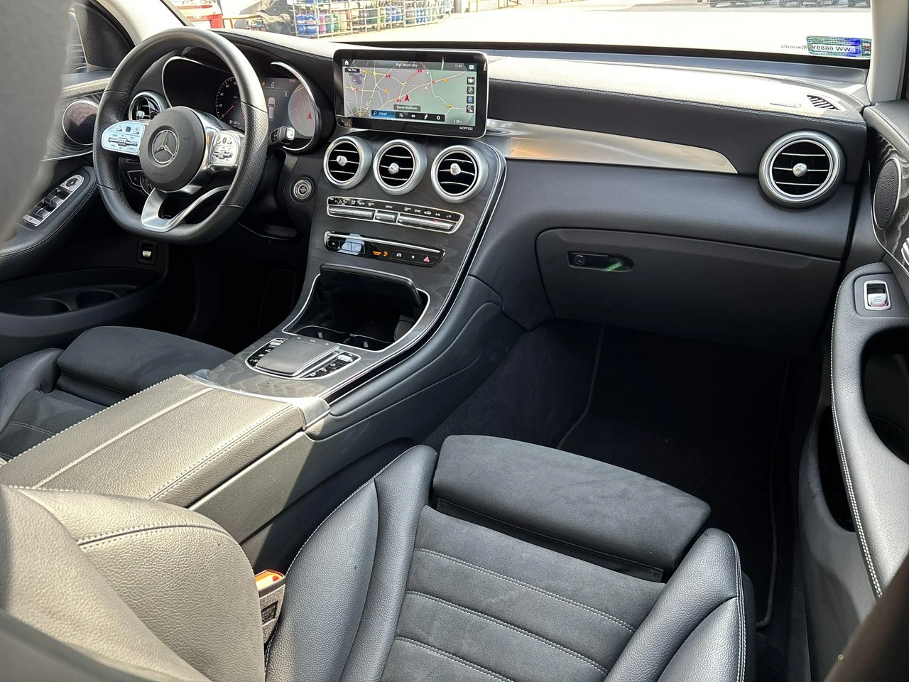 Mercedes GLC 300 - Zdjęcie 18