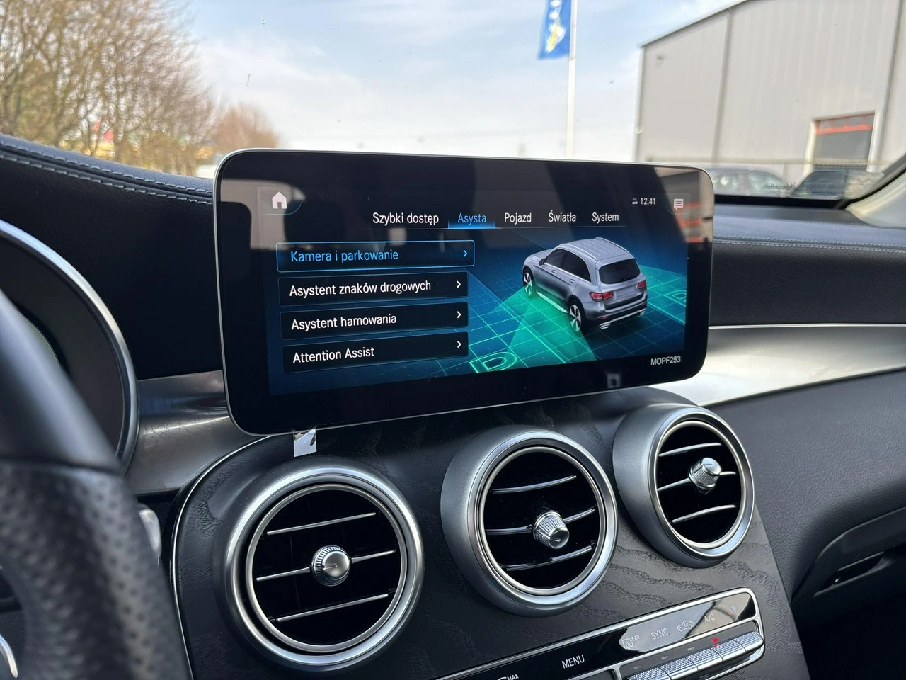 Mercedes GLC 300 - Zdjęcie 24