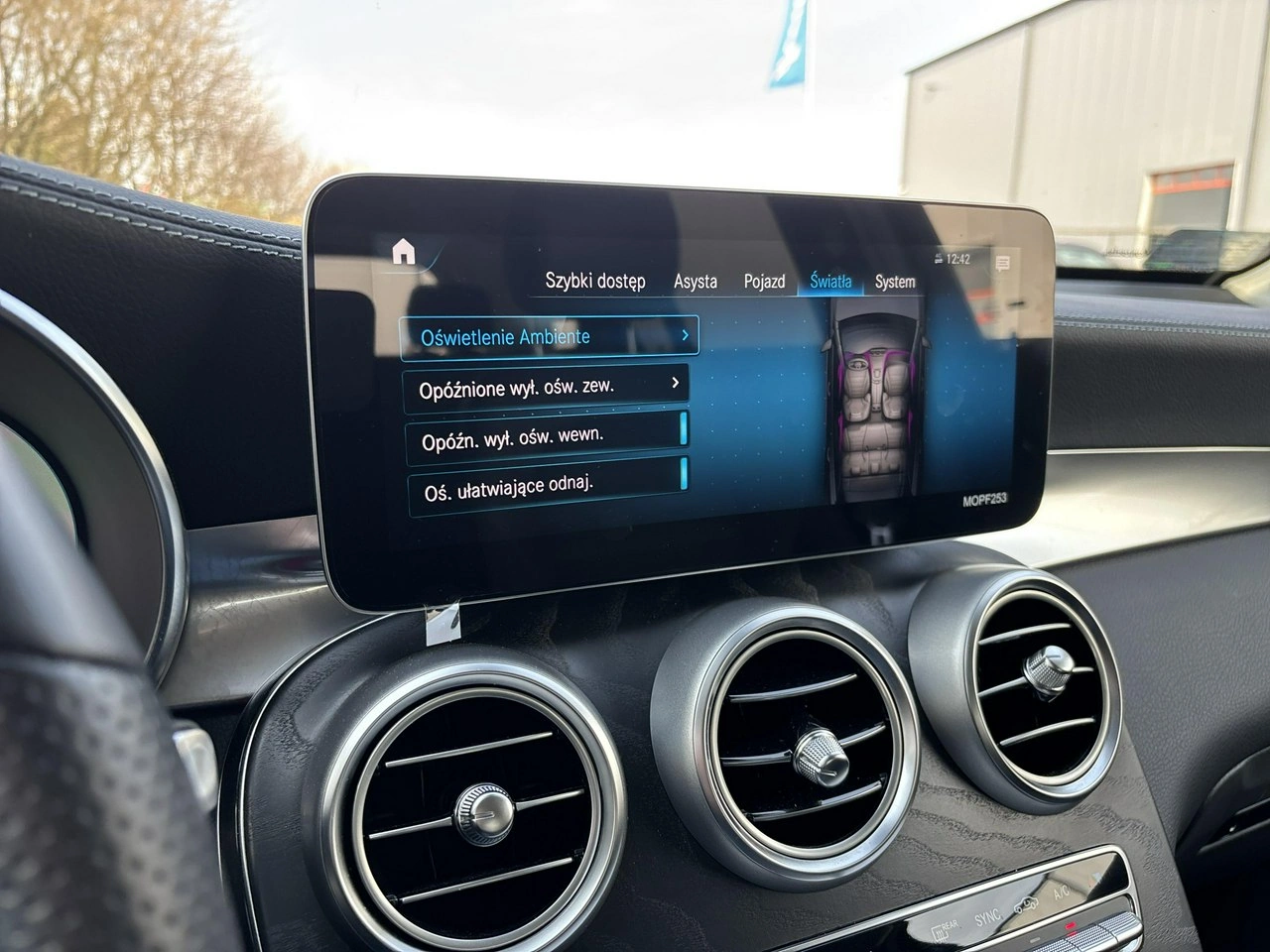 Mercedes GLC 300 - Zdjęcie 26