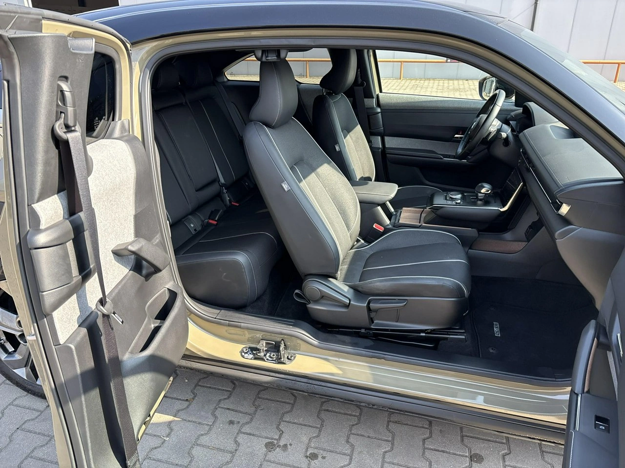 Mazda MX-30 - Zdjęcie 16