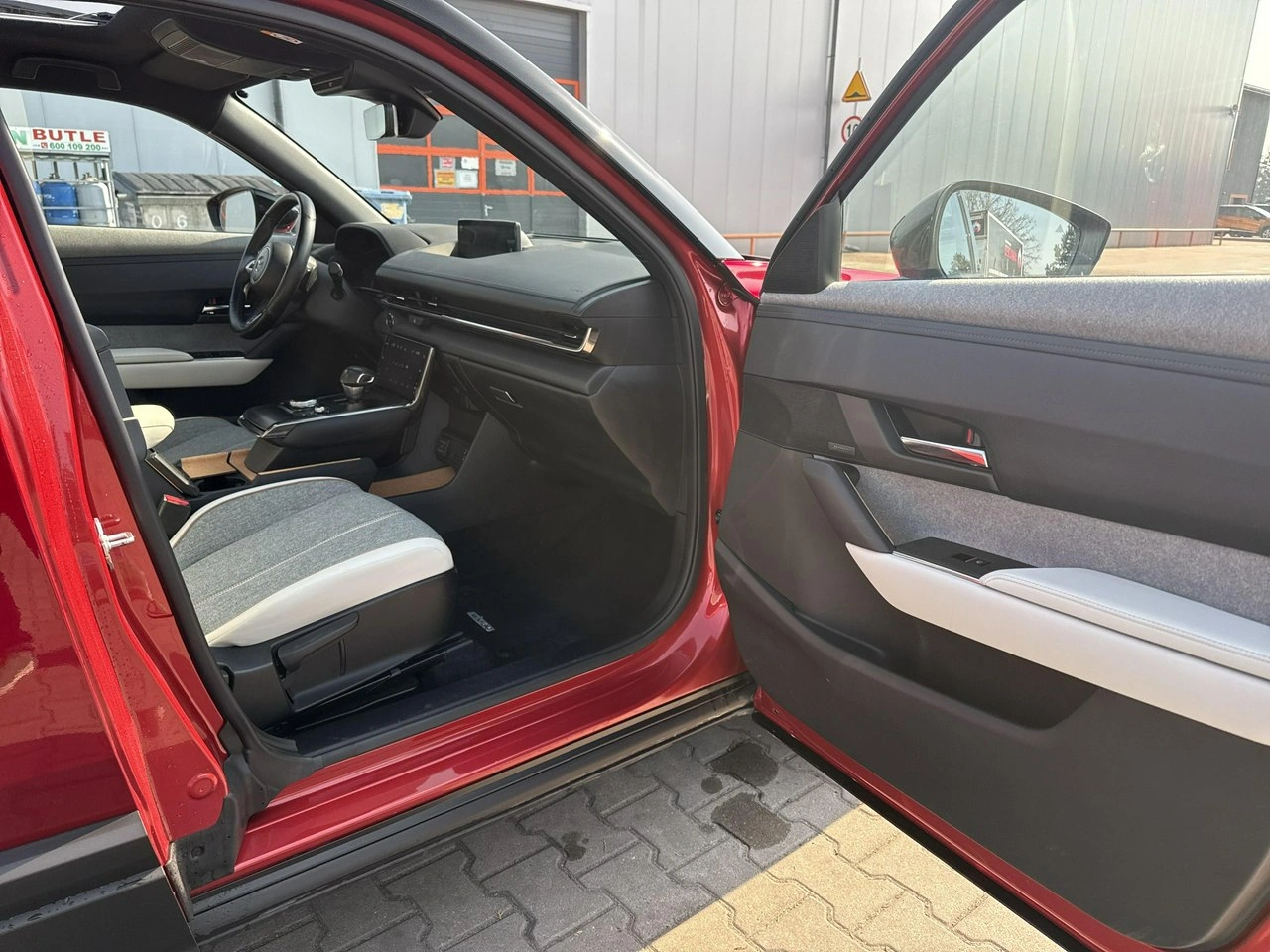 Mazda MX-30 - Zdjęcie 16