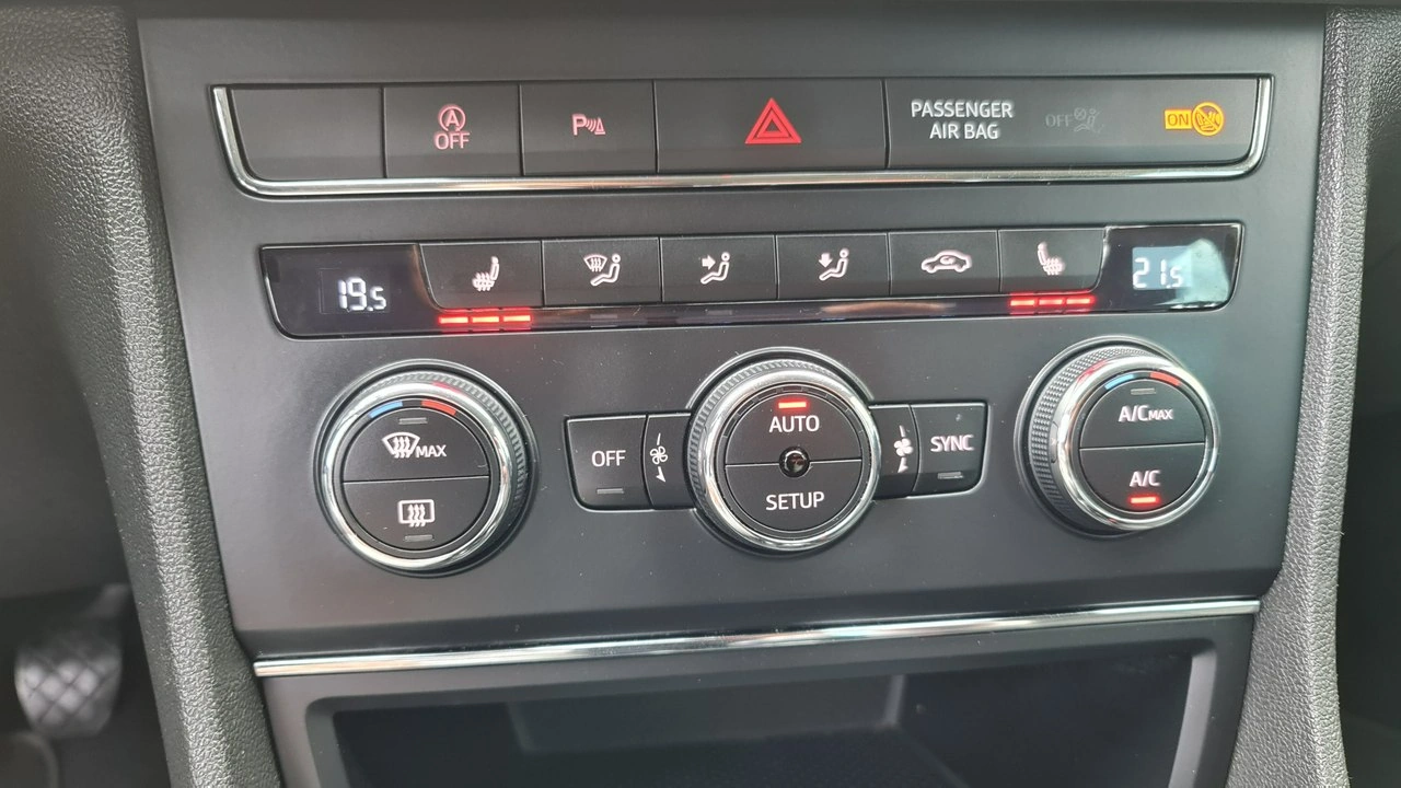 Seat Leon - Zdjęcie 21