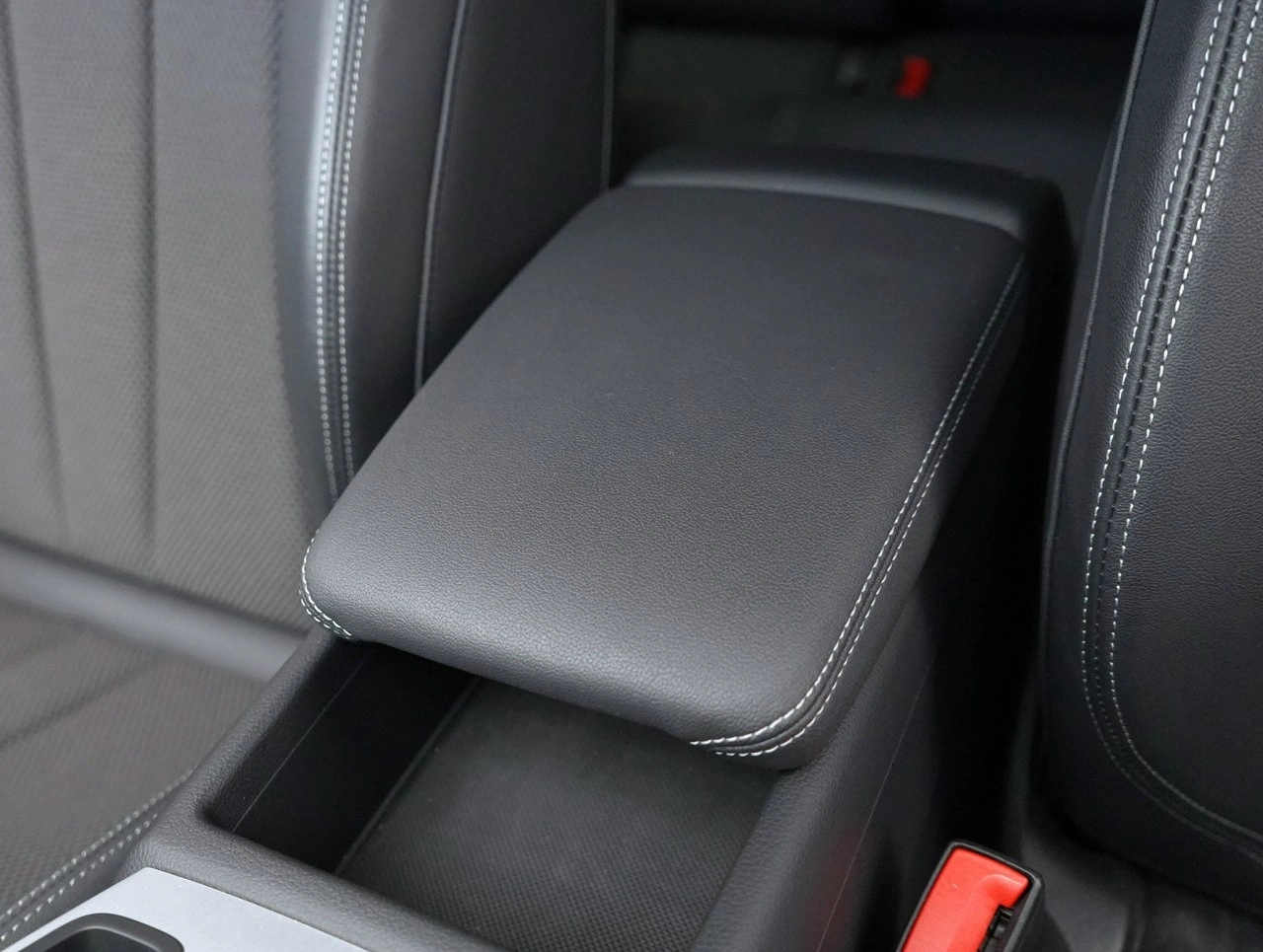 Audi A4 - Zdjęcie 17