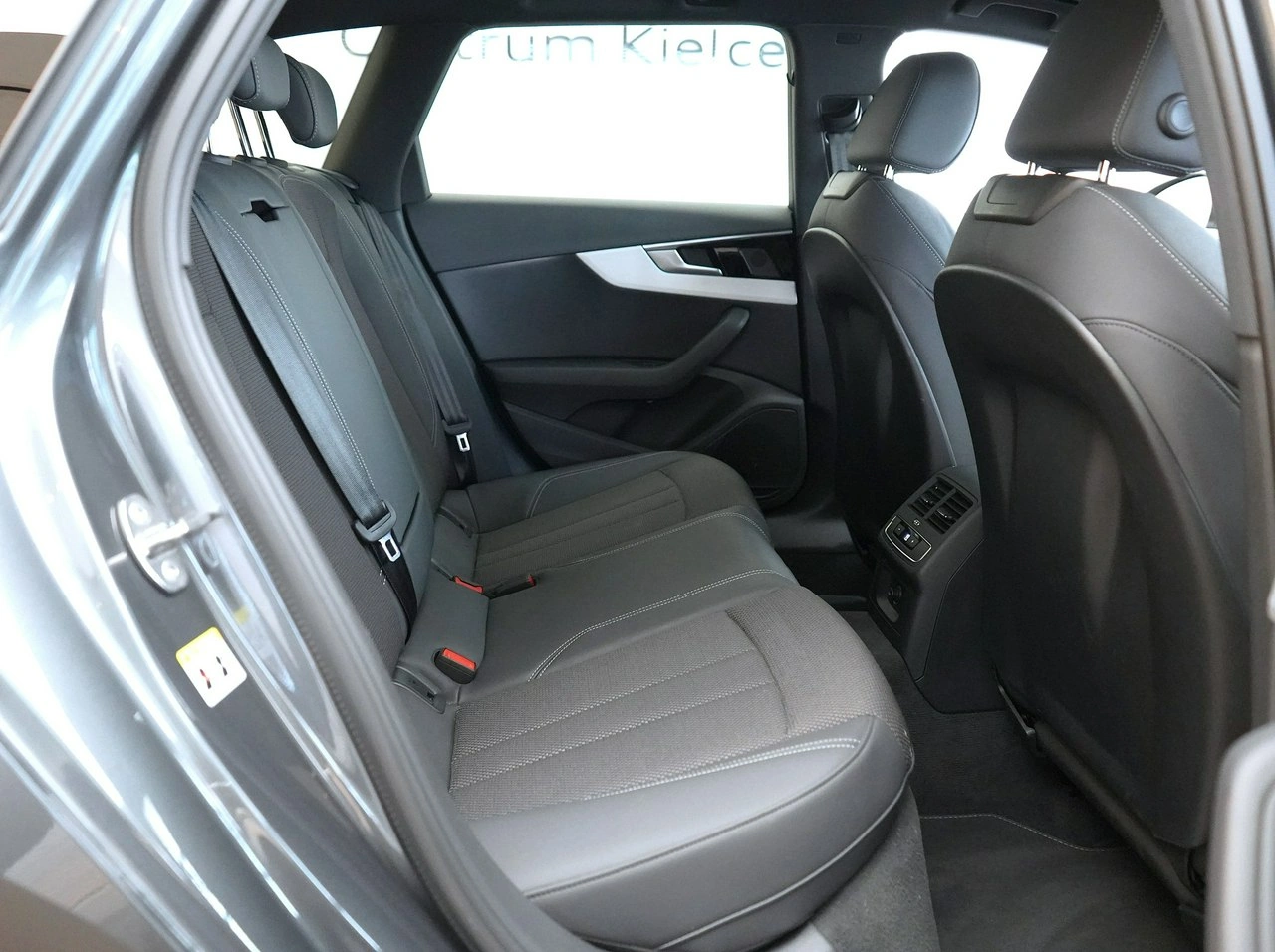 Audi A4 - Zdjęcie 28