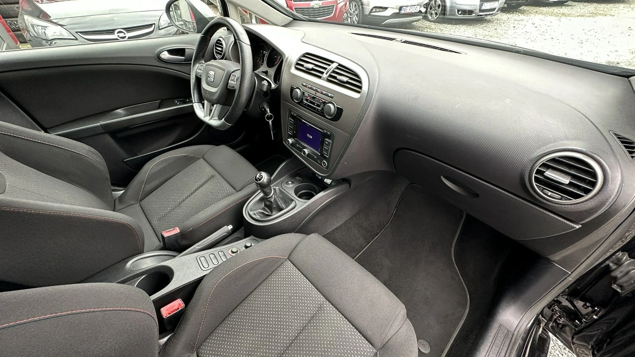 Seat Leon - Zdjęcie 24