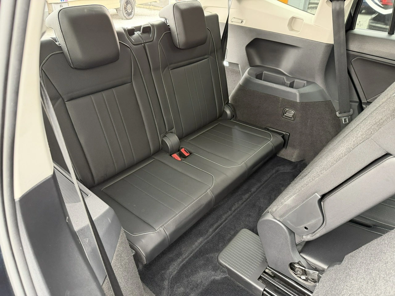 Volkswagen Tiguan Allspace - Zdjęcie 29