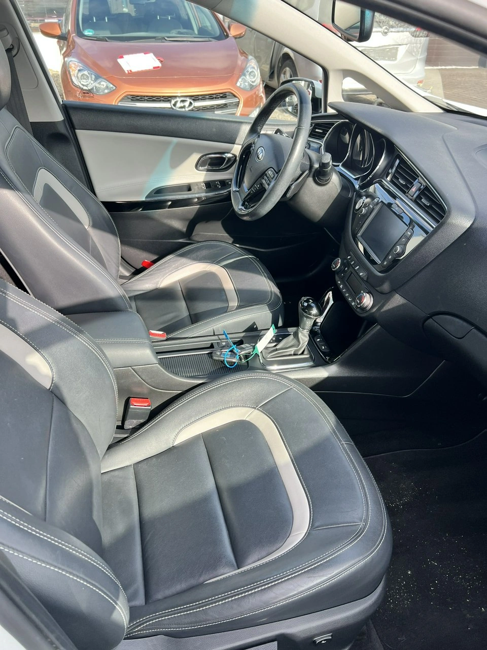 Kia Ceed - Zdjęcie 10