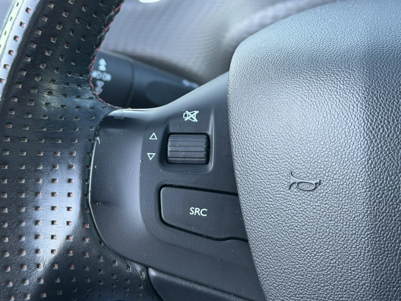 Peugeot 2008 - Zdjęcie 24