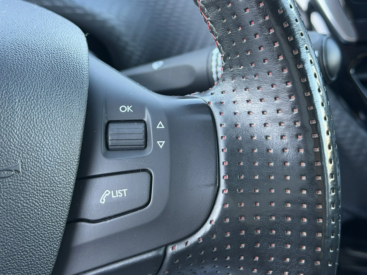 Peugeot 2008 - Zdjęcie 25