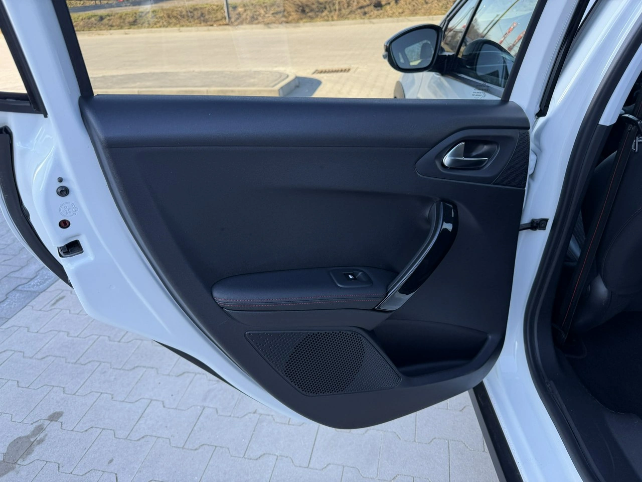 Peugeot 2008 - Zdjęcie 30