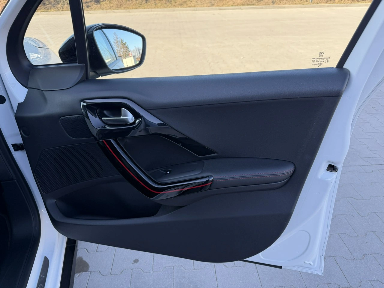 Peugeot 2008 - Zdjęcie 32