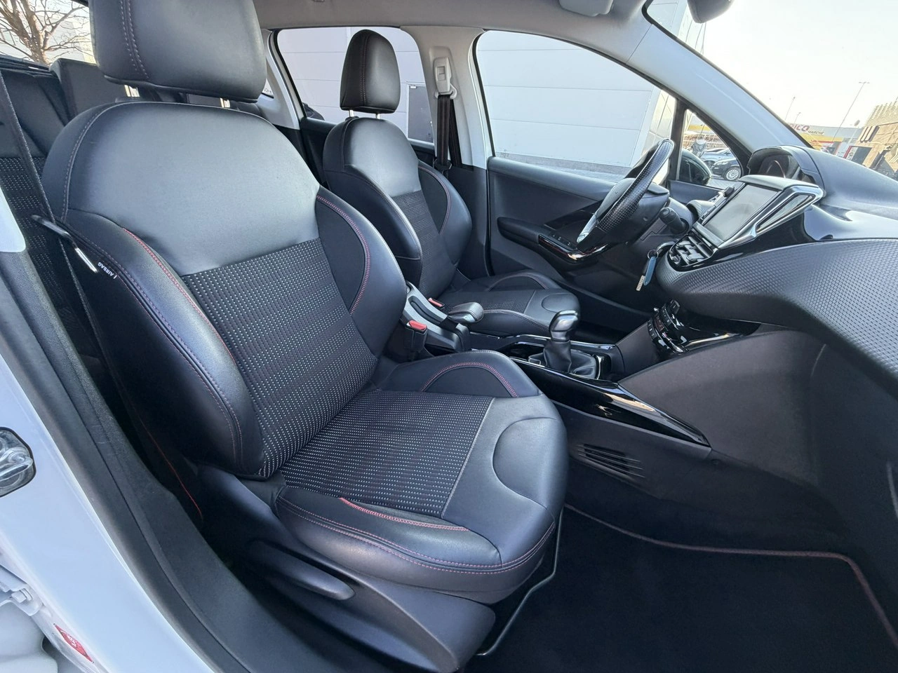 Peugeot 2008 - Zdjęcie 34