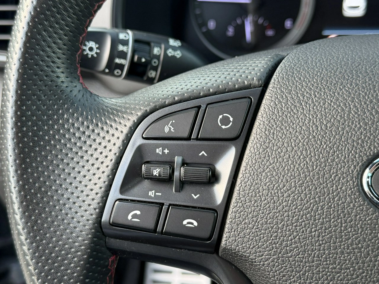 Hyundai Tucson - Zdjęcie 23