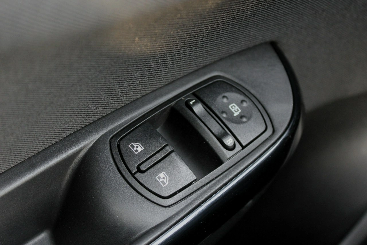 Opel Corsa - Zdjęcie 20