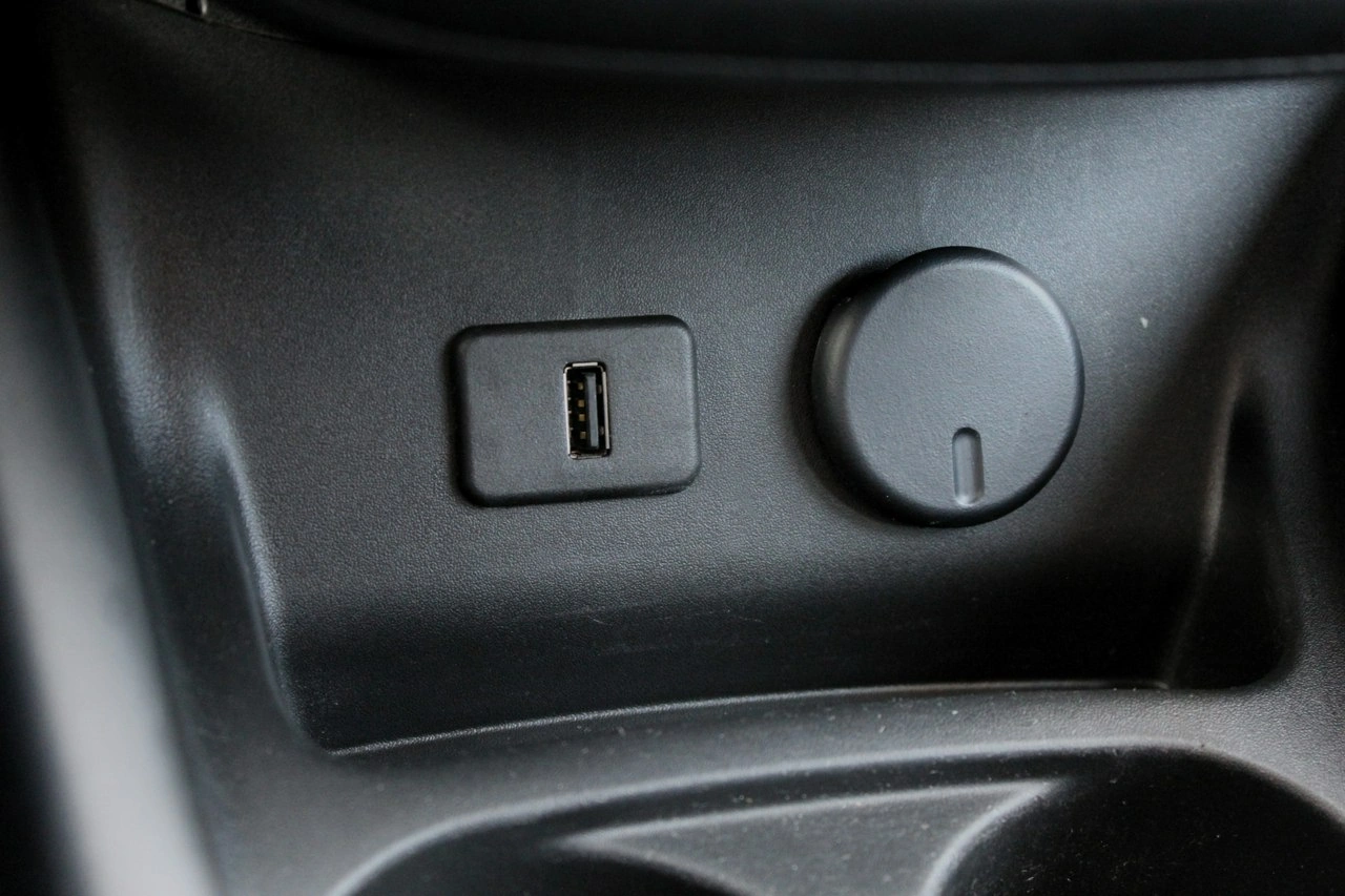 Opel Corsa - Zdjęcie 21