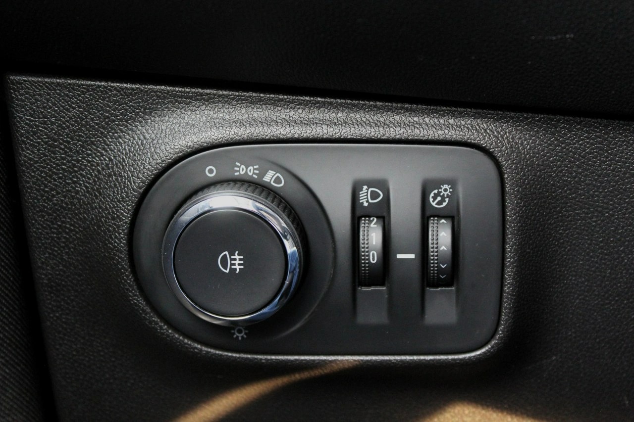 Opel Corsa - Zdjęcie 23