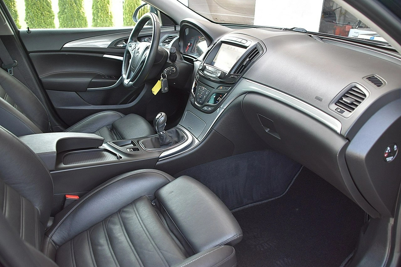 Opel Insignia - Zdjęcie 10
