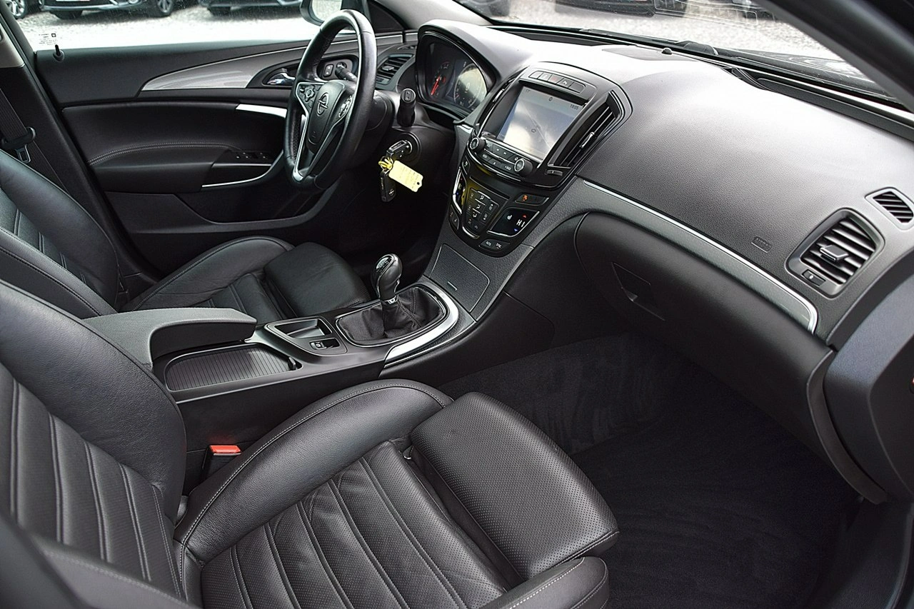 Opel Insignia - Zdjęcie 12