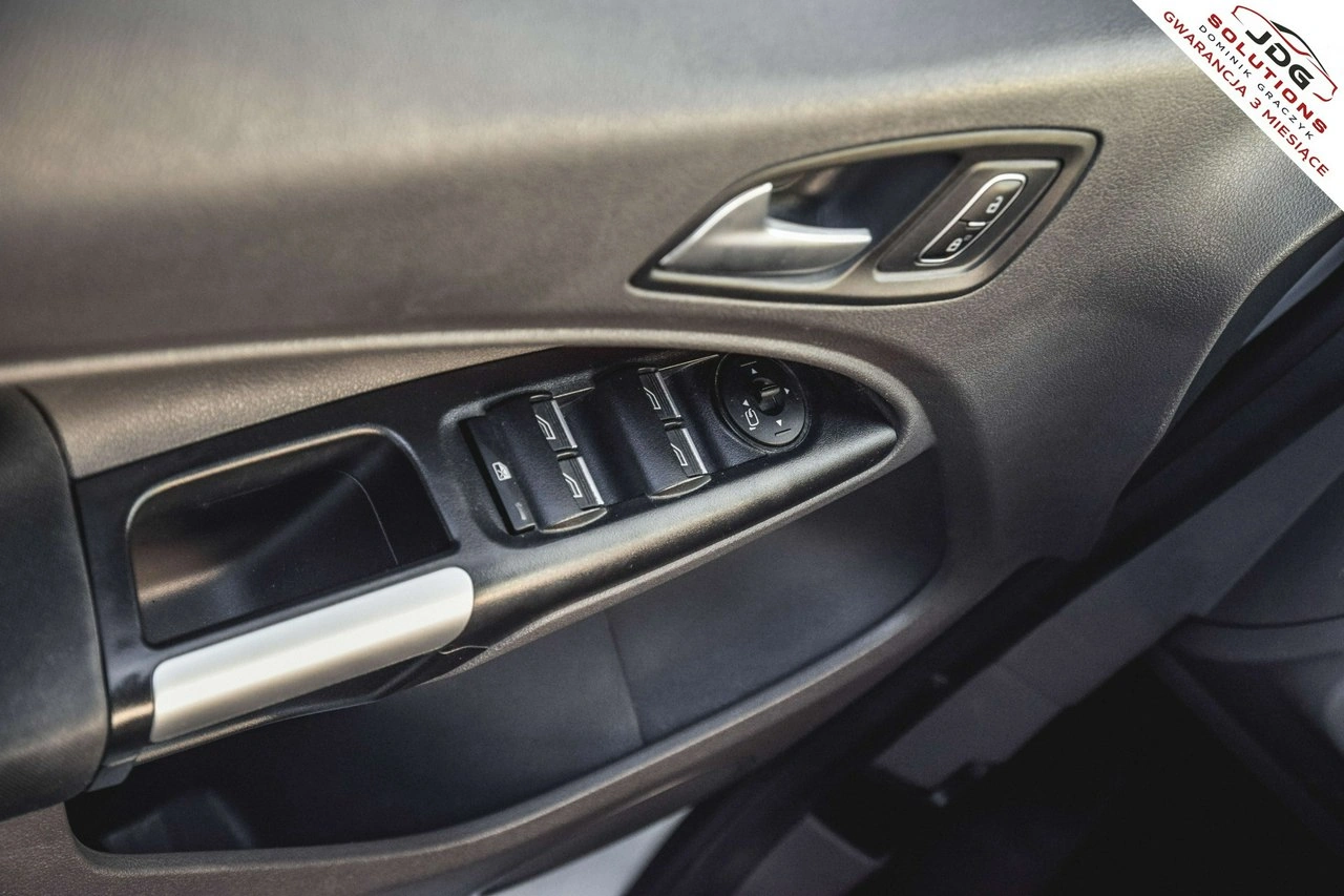 Ford Tourneo Connect - Zdjęcie 16