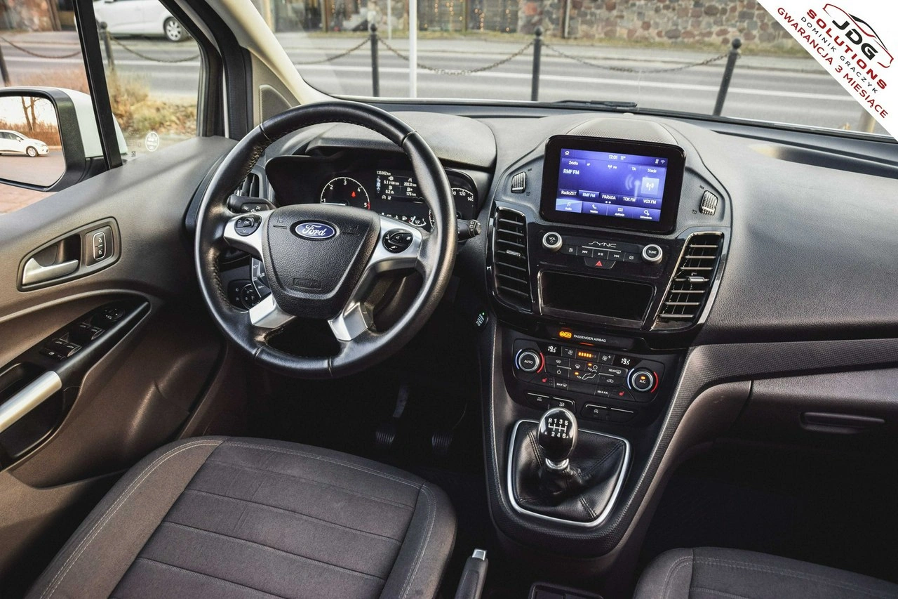 Ford Tourneo Connect - Zdjęcie 28