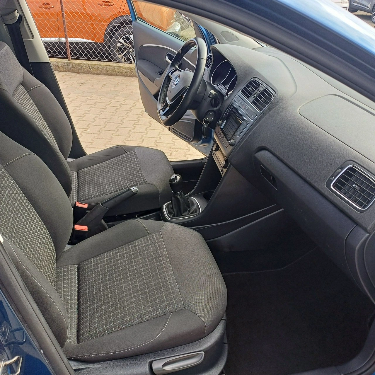 Volkswagen Polo - Zdjęcie 10