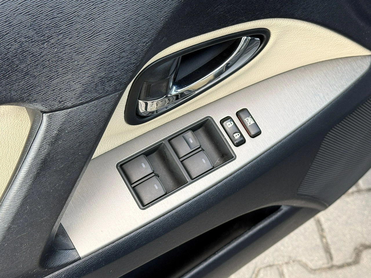 Toyota Avensis - Zdjęcie 8