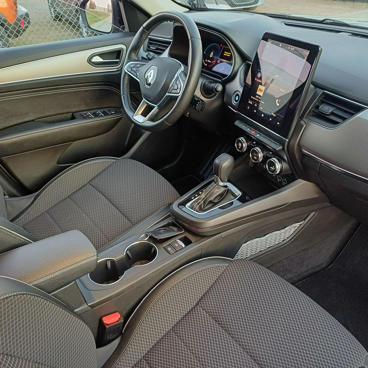 Renault Arkana - Zdjęcie 9