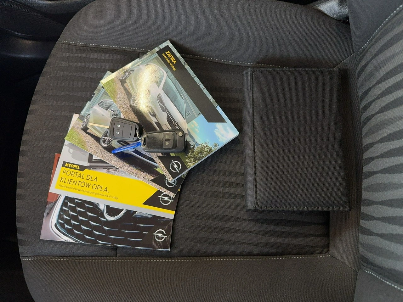 Opel Zafira - Zdjęcie 26