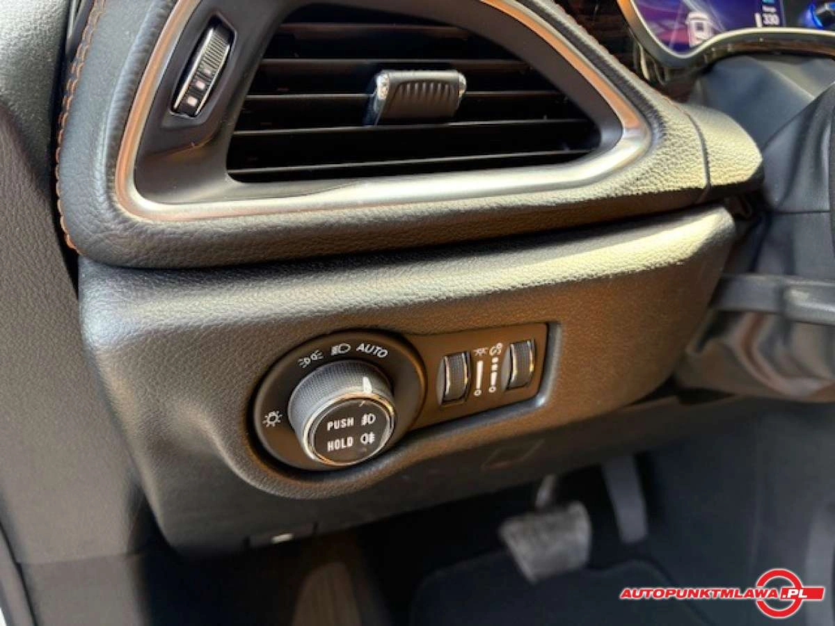 Chrysler Pacifica - Zdjęcie 12