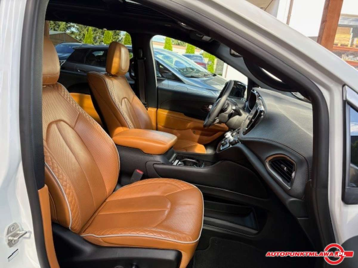 Chrysler Pacifica - Zdjęcie 15