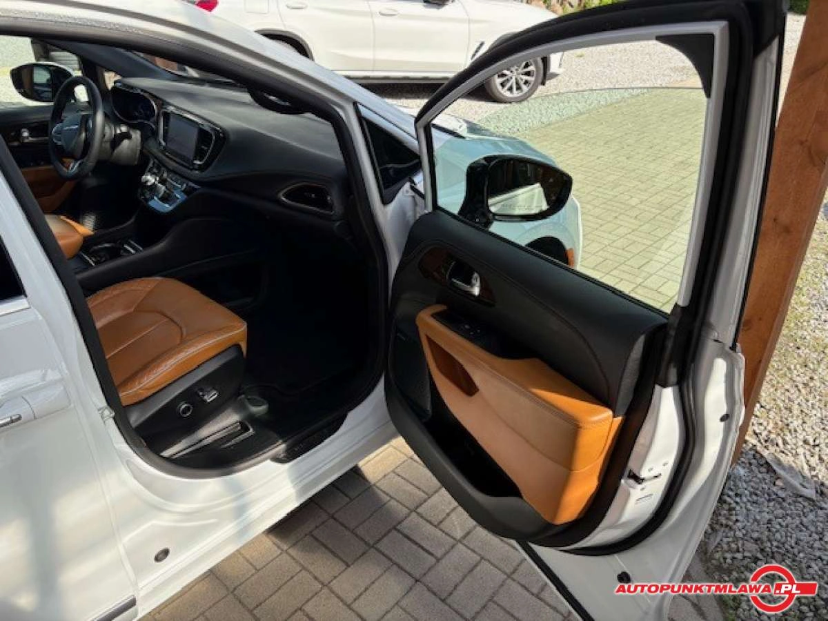 Chrysler Pacifica - Zdjęcie 13