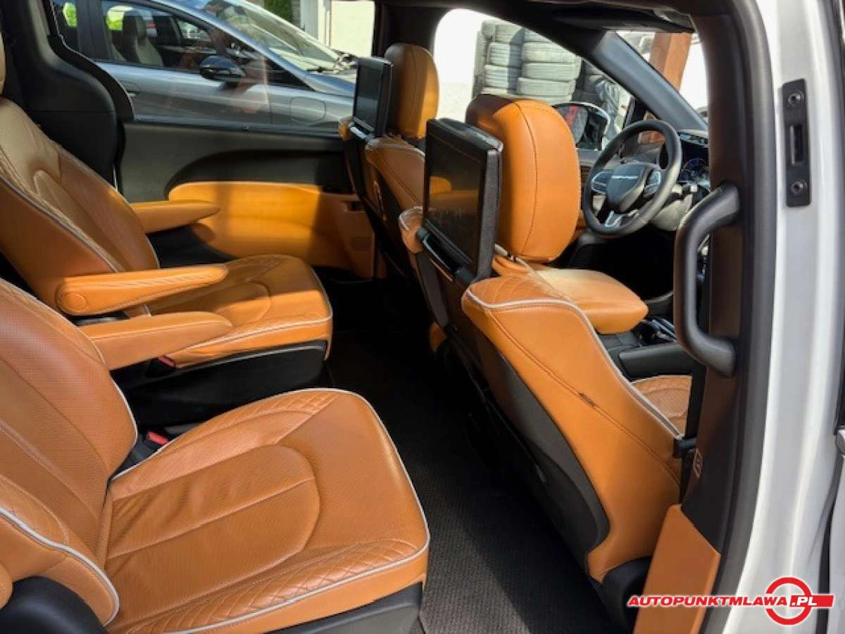Chrysler Pacifica - Zdjęcie 19