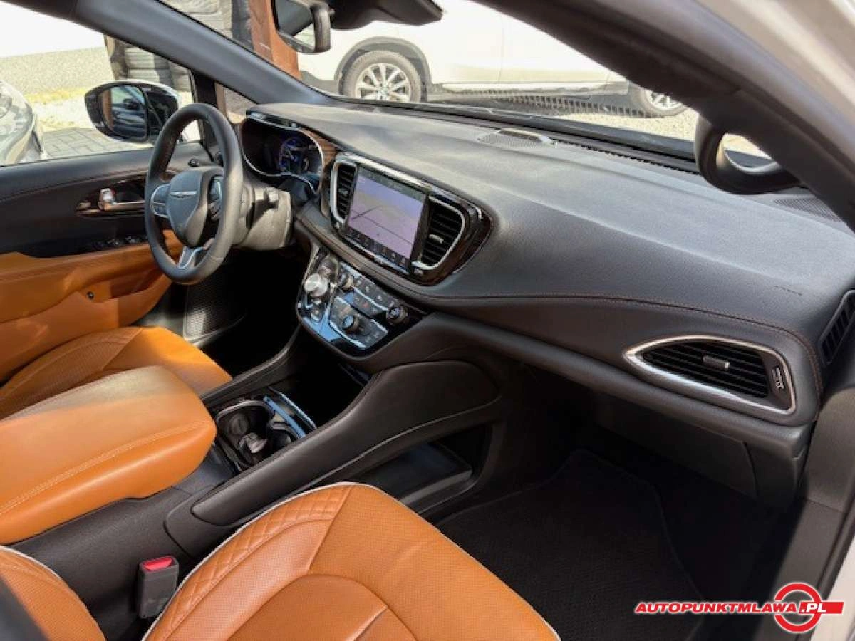 Chrysler Pacifica - Zdjęcie 17