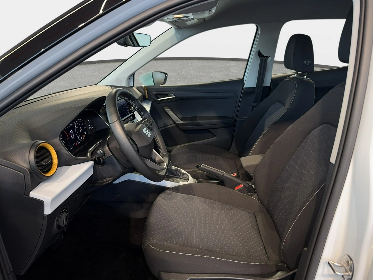 Seat Arona - Zdjęcie 11