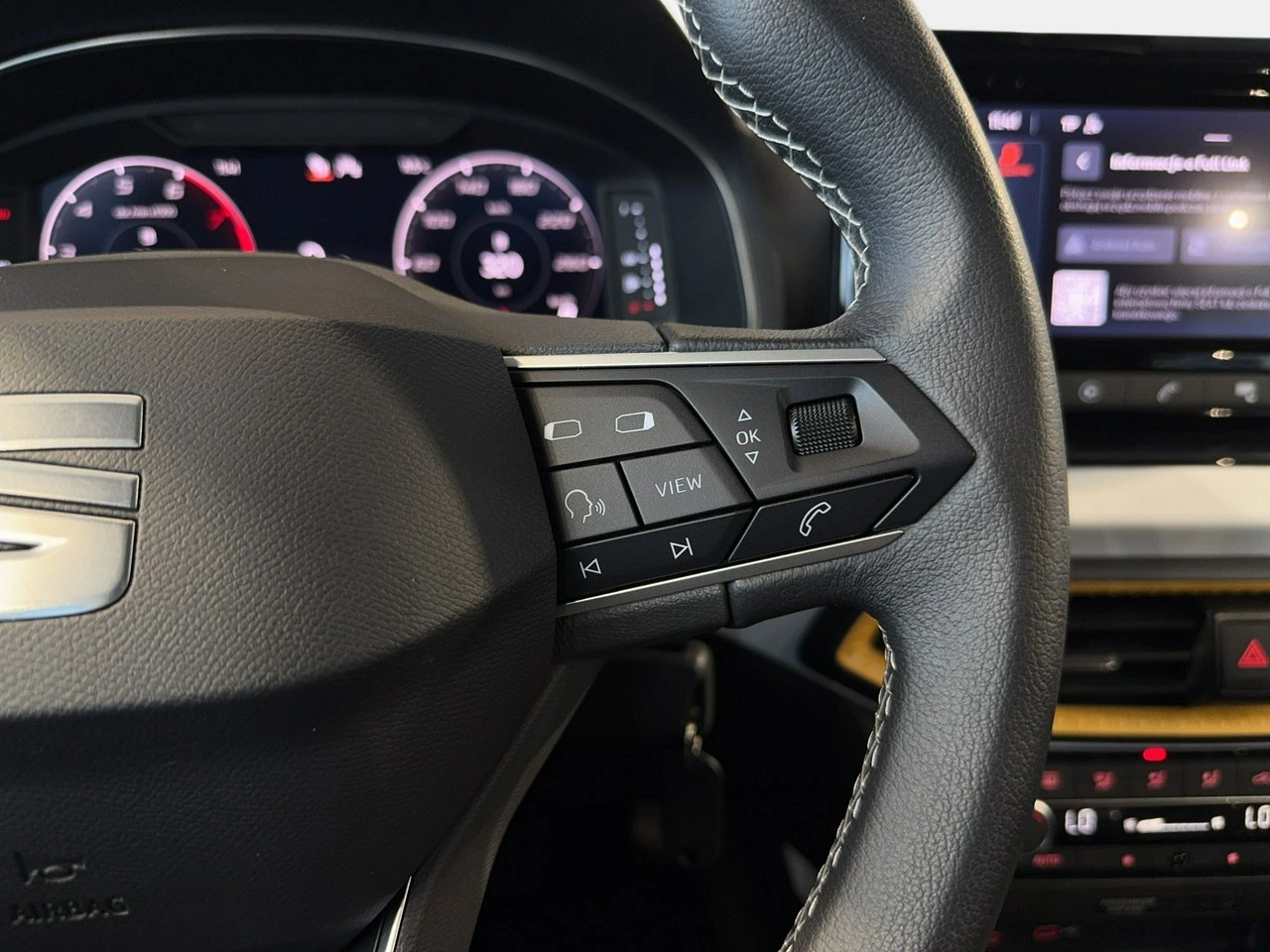 Seat Arona - Zdjęcie 17