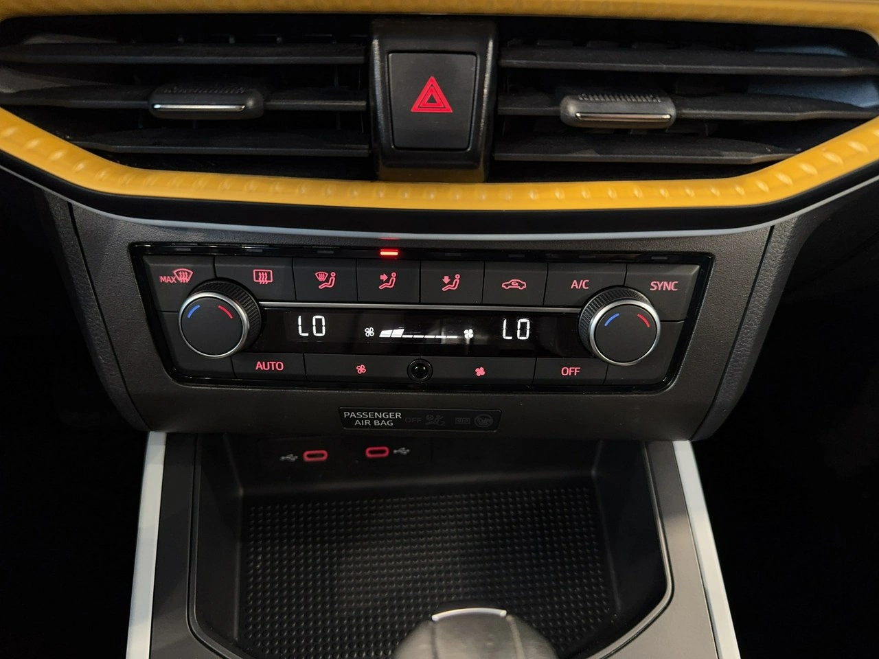 Seat Arona - Zdjęcie 22